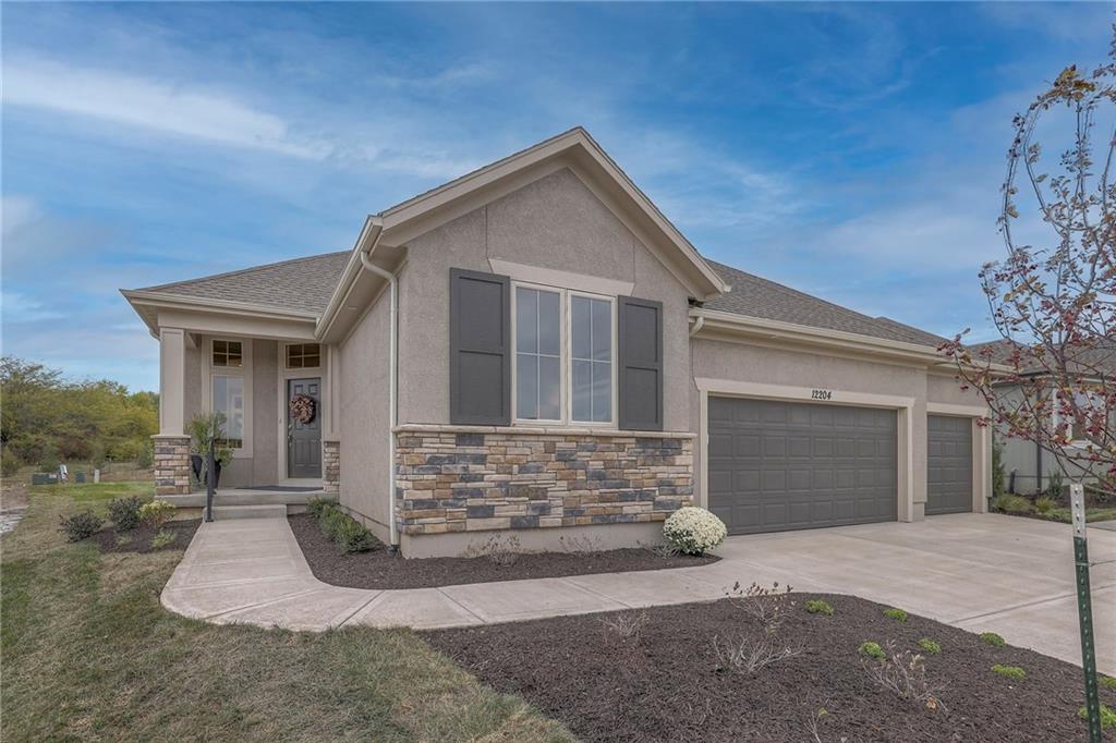12501 W 138th Place, Overland Park, KS 66221