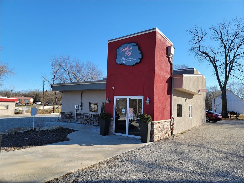 705 N Pearl Street, Paola, KS 66071