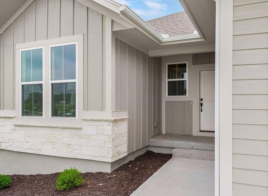 17168 W 168th Place, Olathe, KS 66062
