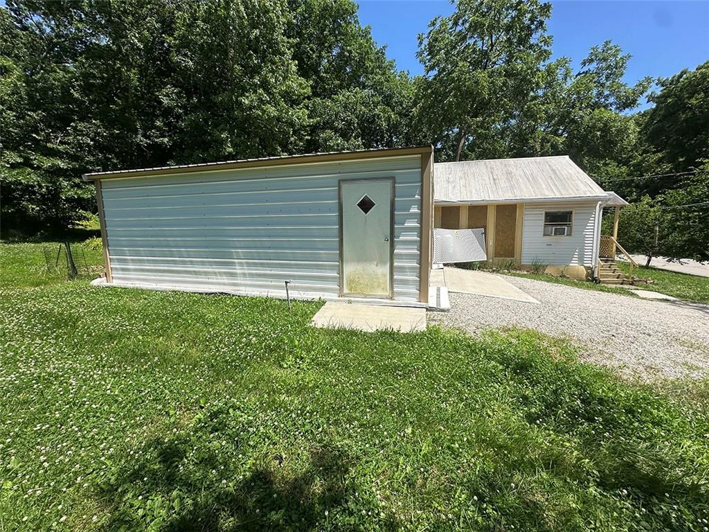 2332 Park Lane, Oak Grove, MO 64075