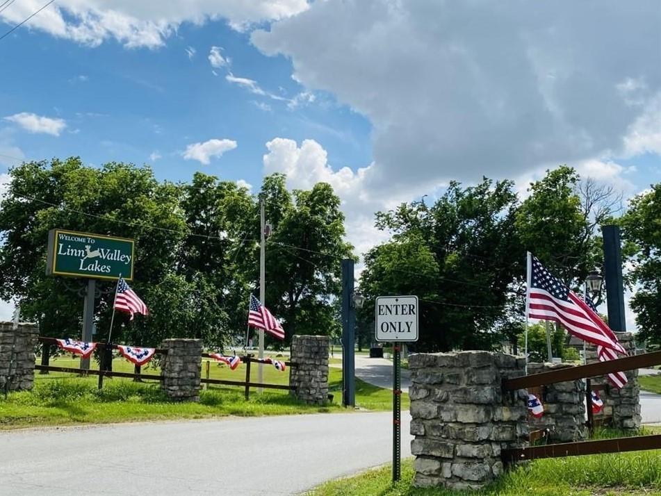 45 Holly Lane, Linn Valley, KS 66040