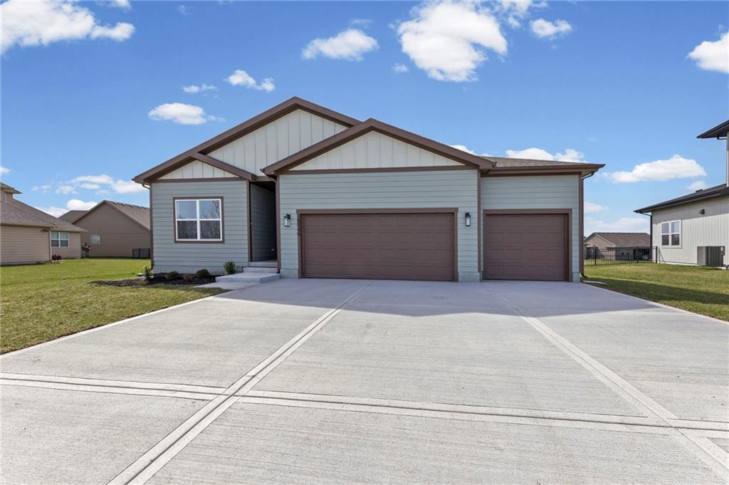 18549 W 193rd Street, Spring Hill, KS 66083