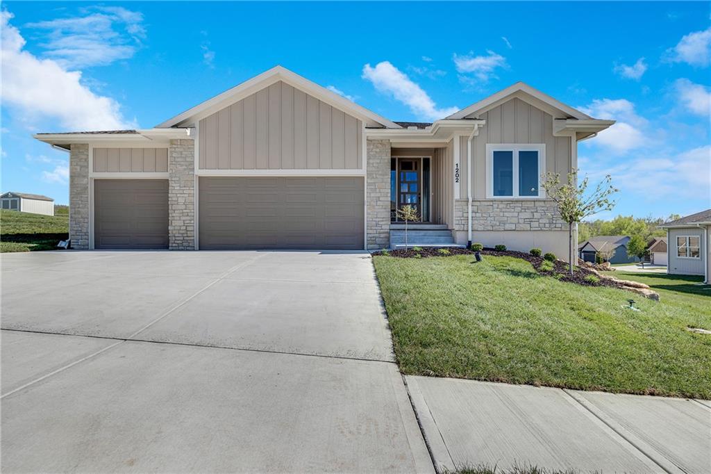 1202 Morgan Drive, Pleasant Hill, MO 64080