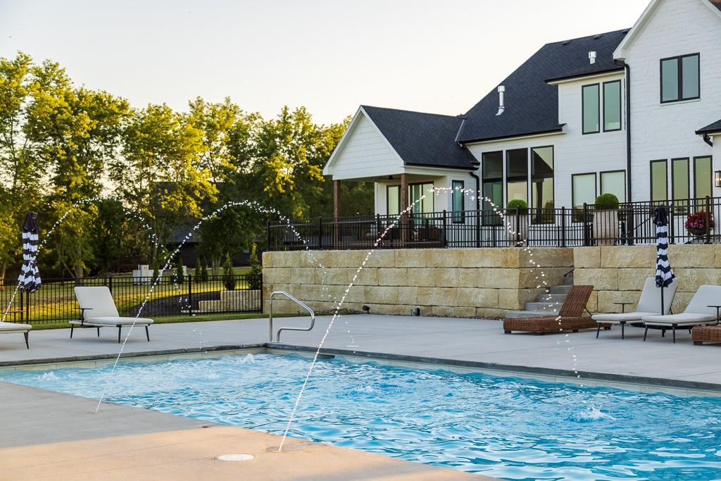 16223 701 County Road, Archie, MO 64725