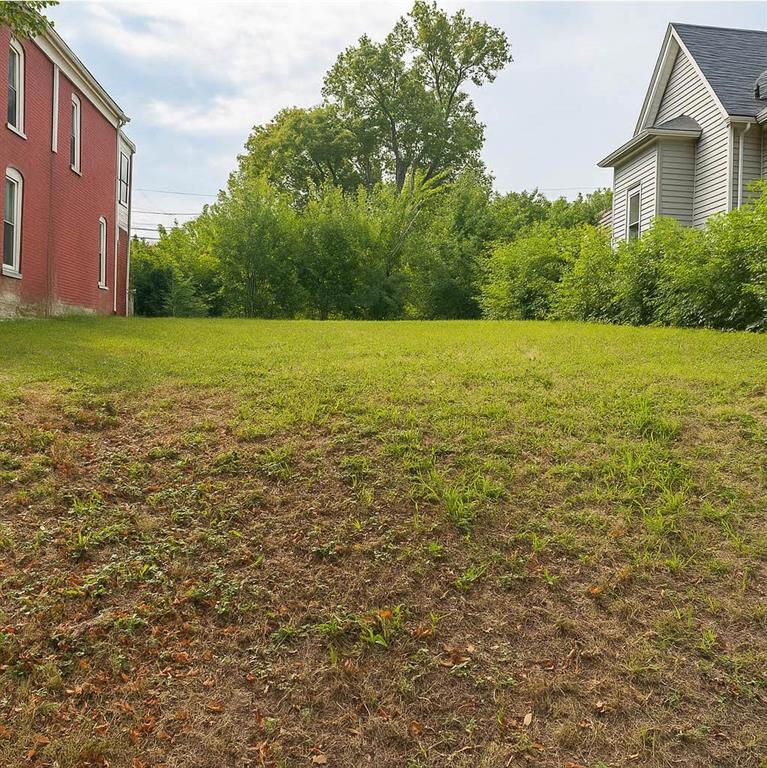 812 Elmwood Avenue, Kansas City, MO 64124