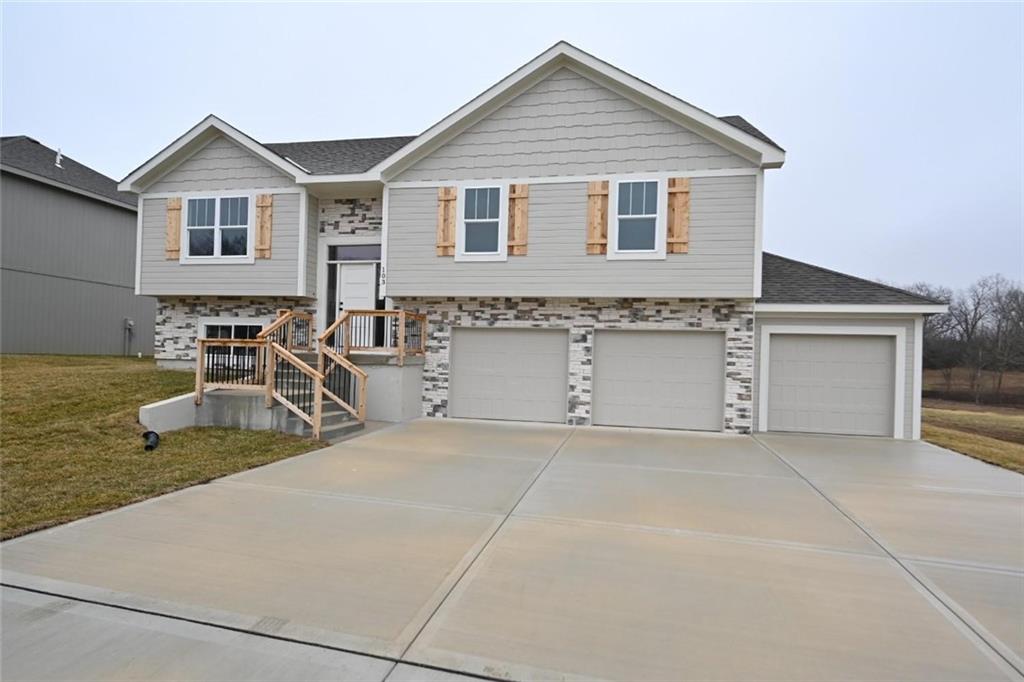 103 Johnson Circle, Dearborn, MO 64439