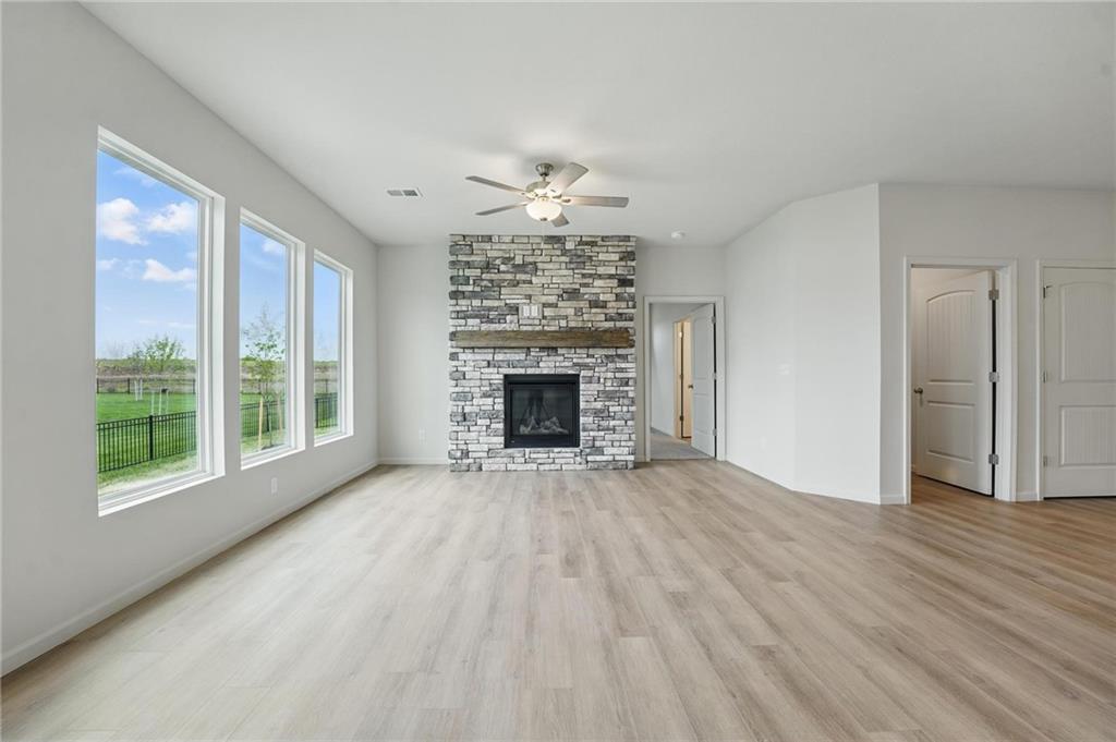 404 SW Mulberry Court, Blue Springs, MO 64014