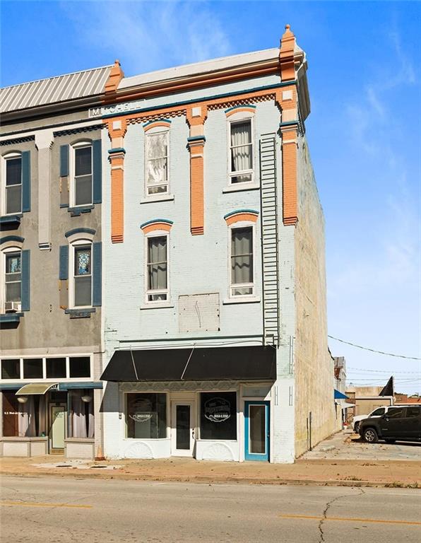 127 E Cherry Street, Nevada, MO 64772