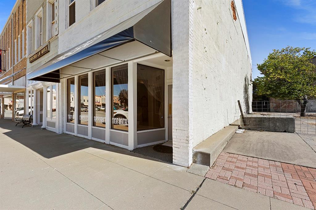 108 N Cedar Street, Nevada, MO 64772