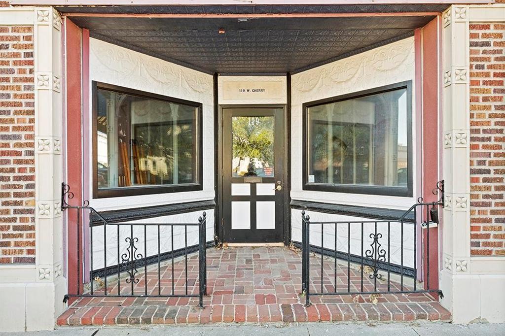 119 W Cherry Street, Nevada, MO 64772