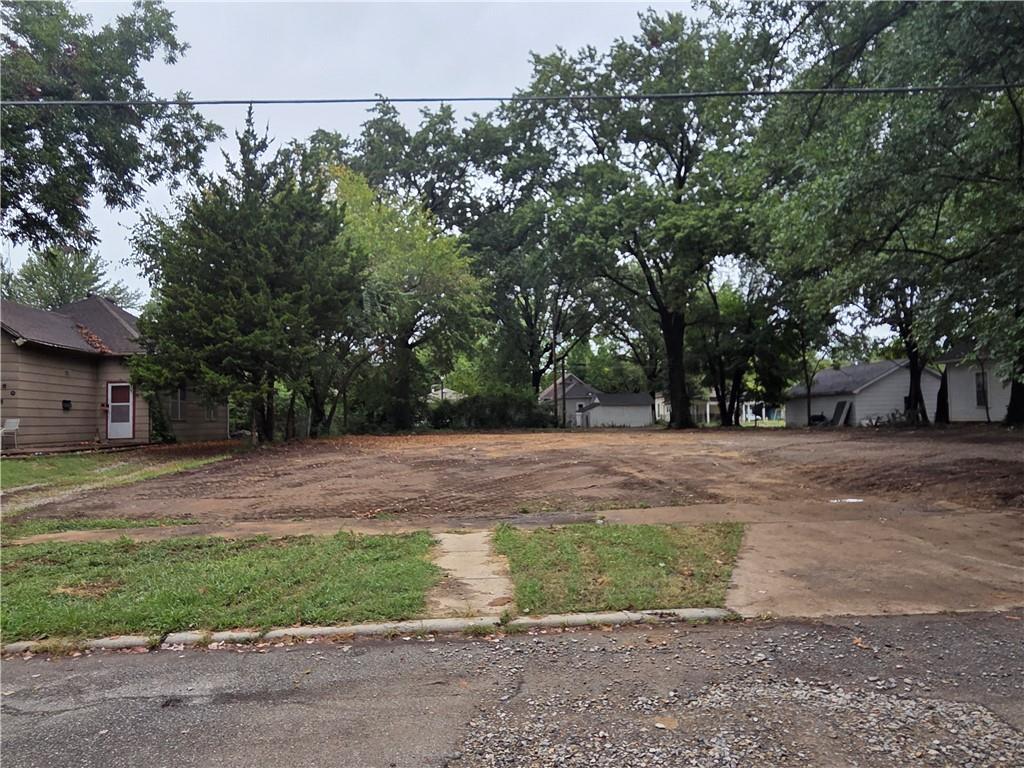 209-211 E 15th Street, Pittsburg, KS 66762