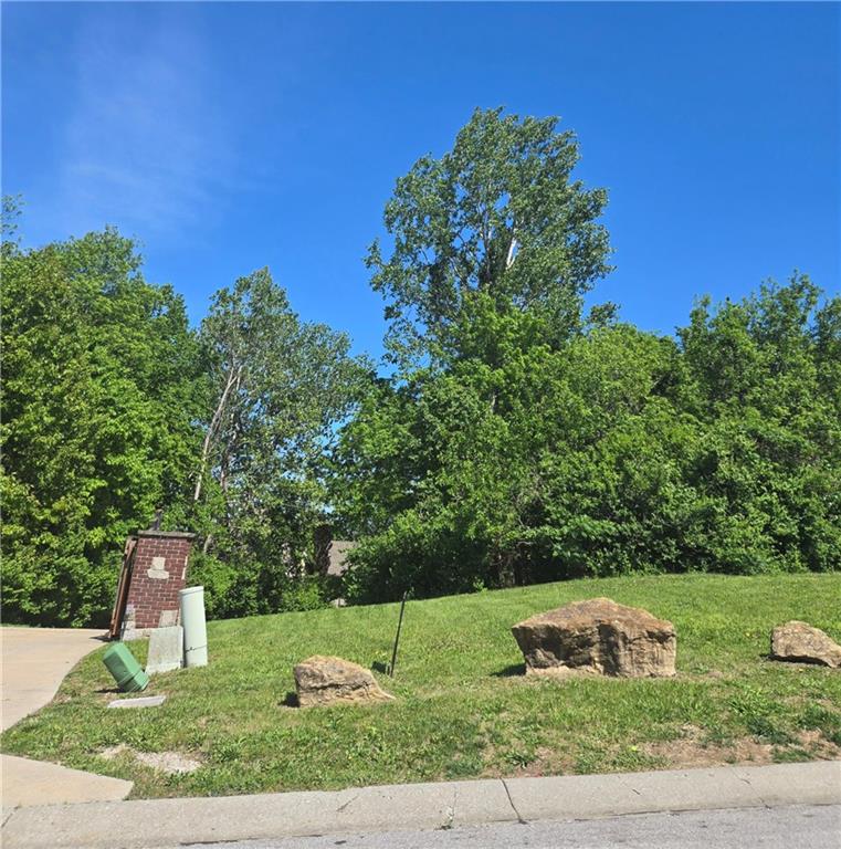 6909 N Quincy Avenue, Kansas City, MO 64119