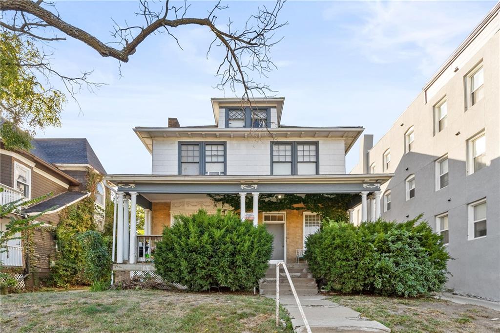 3826 Warwick Boulevard, Kansas City, MO 64111