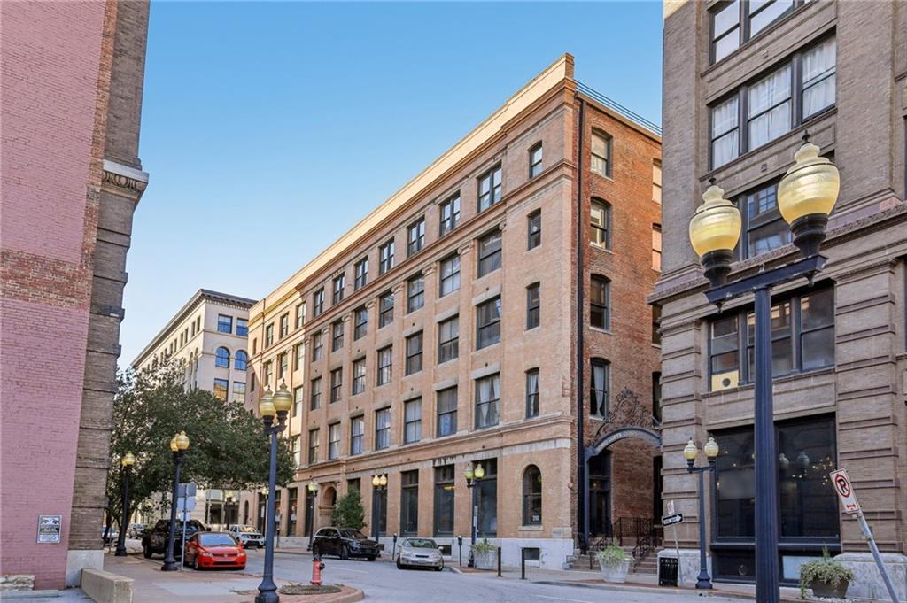 308 W 8th Street, Kansas City, MO 64105