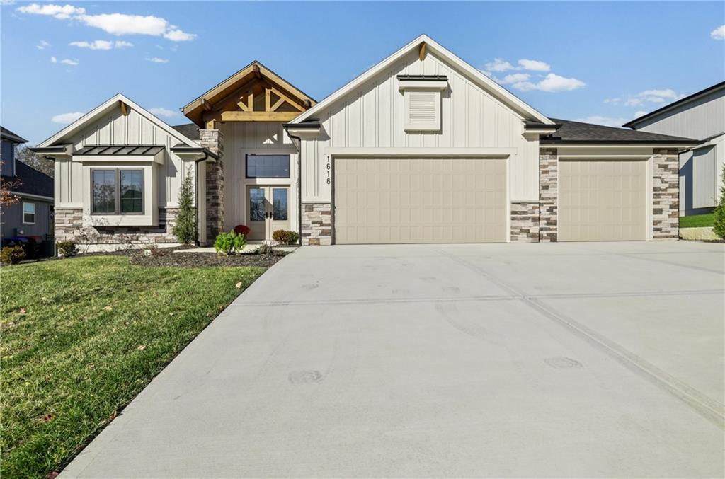 1616 SW 27th Street, Lee's Summit, MO 64082