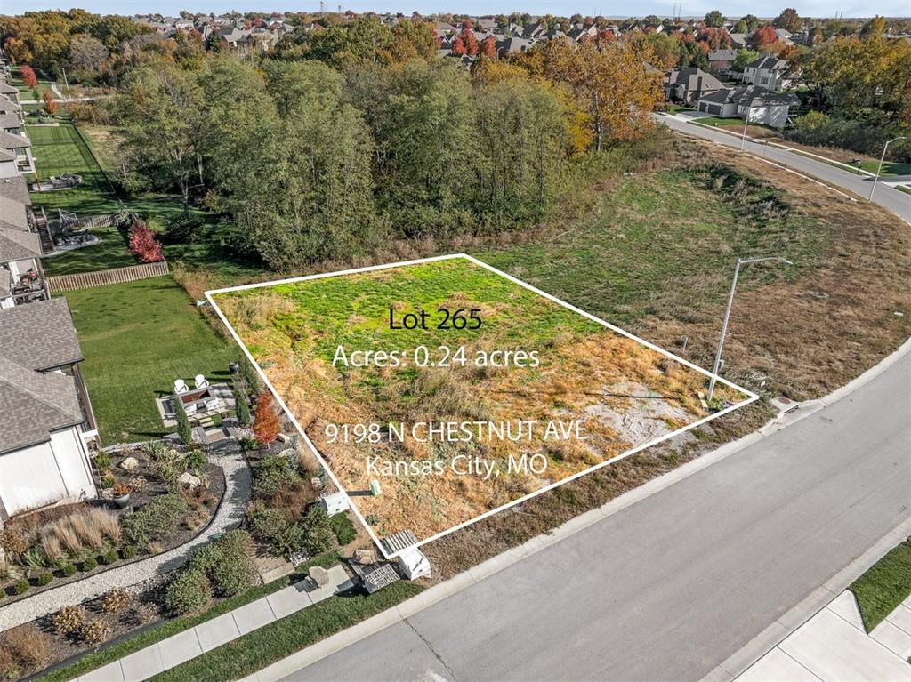 9198 N Chestnut Avenue, Kansas City, MO 64156