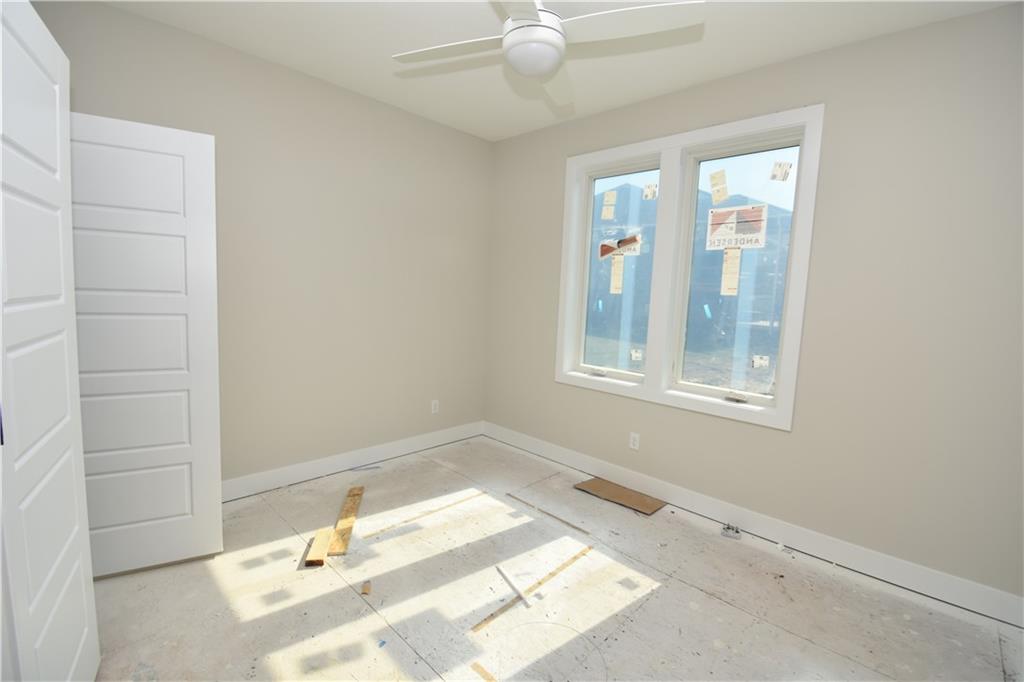 8007 NE 77th Street, Kansas City, MO 64158