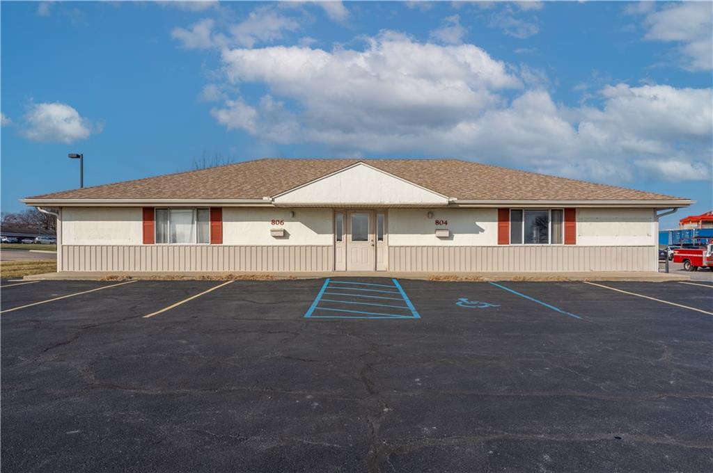 804 & 806 Winchester Drive, Sedalia, MO 65301