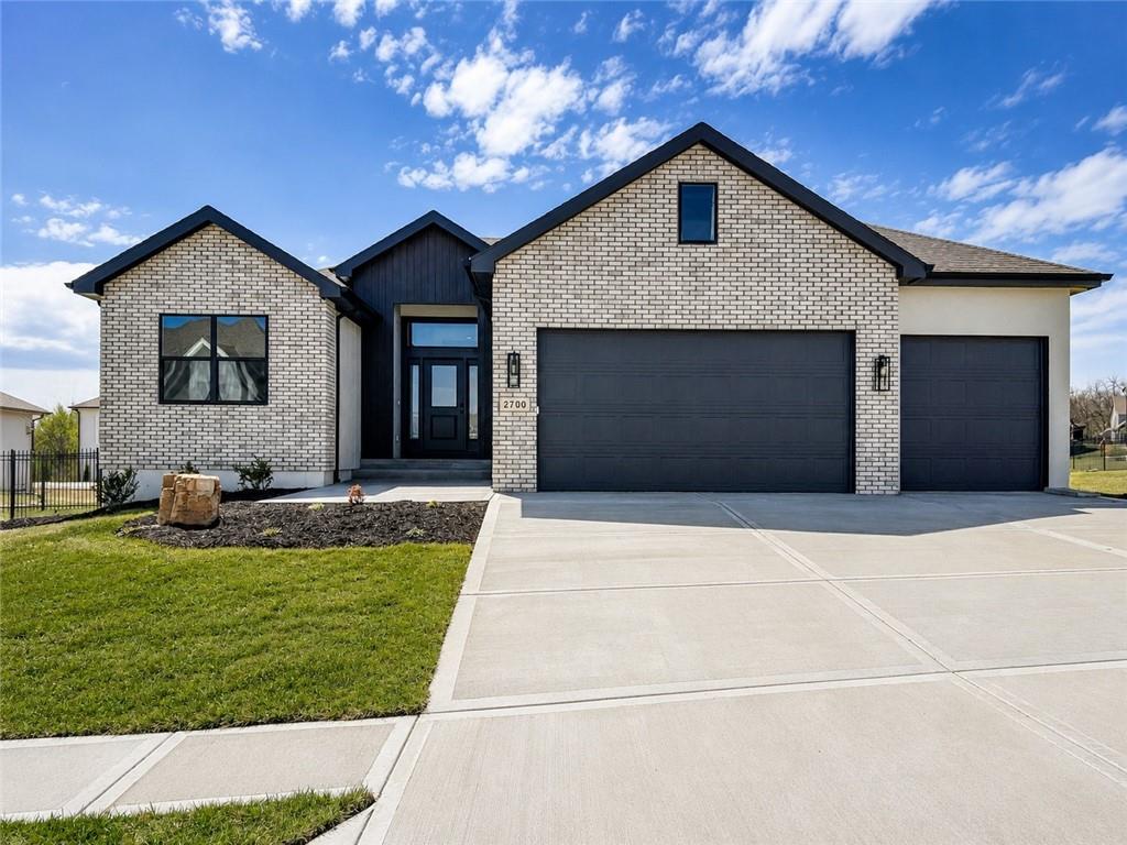 2700 Wheatley Drive, Blue Springs, MO 64029