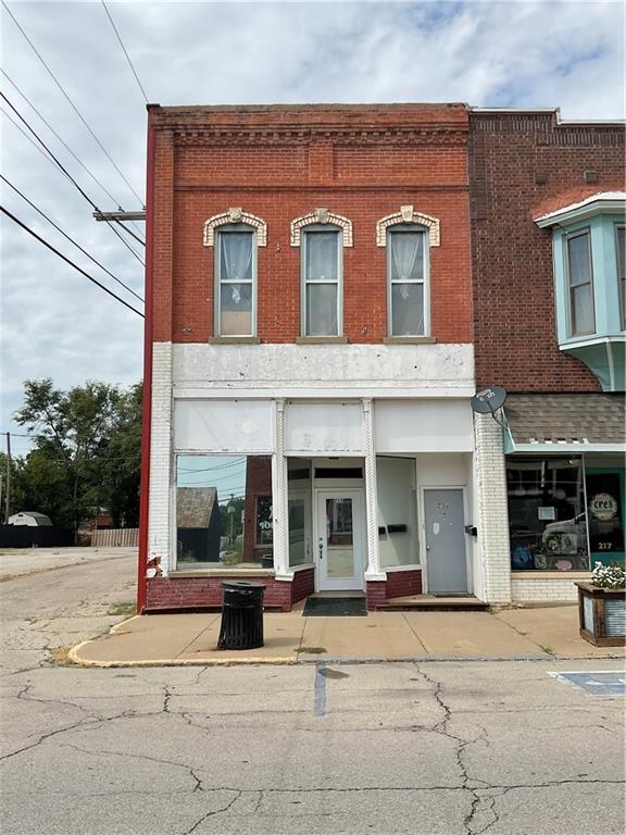 215 E 3RD Street, Cameron, MO 64429