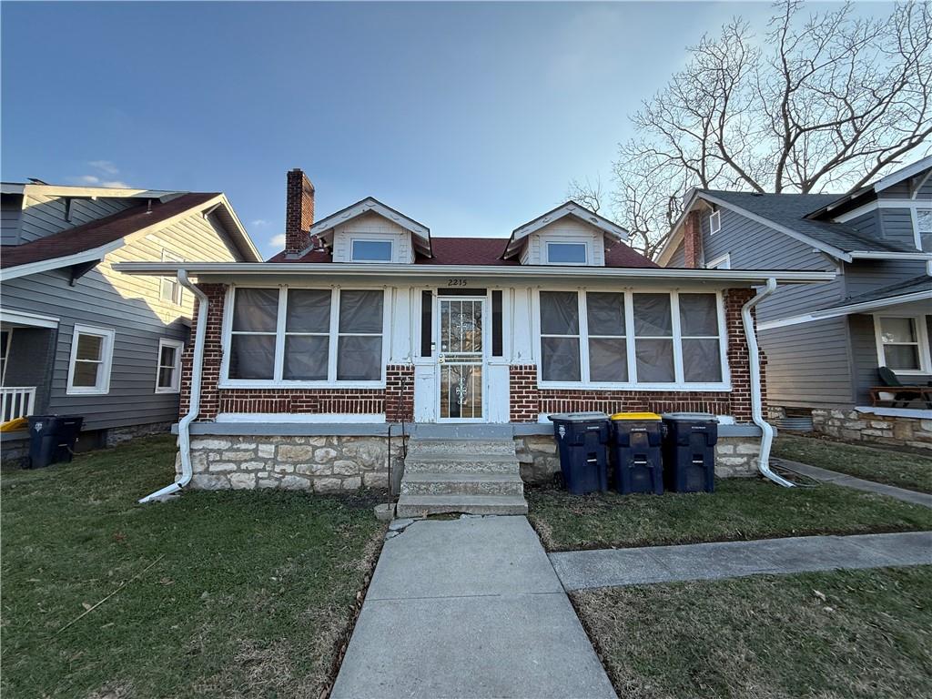 2215 E Meyer Boulevard, Kansas City, MO 64132
