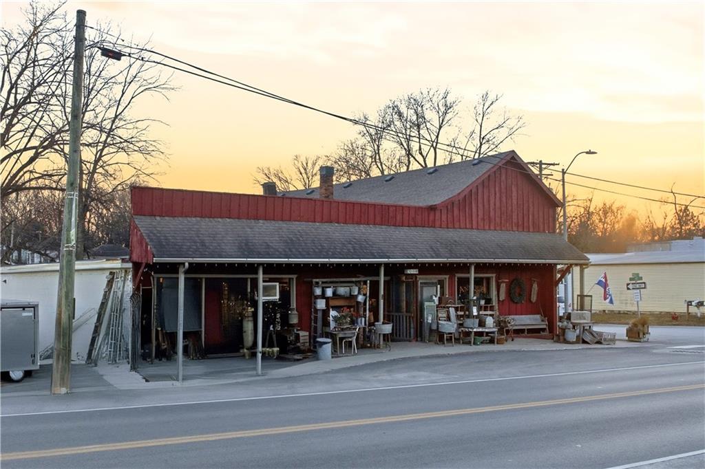 409 W Main Street, Greenwood, MO 64034