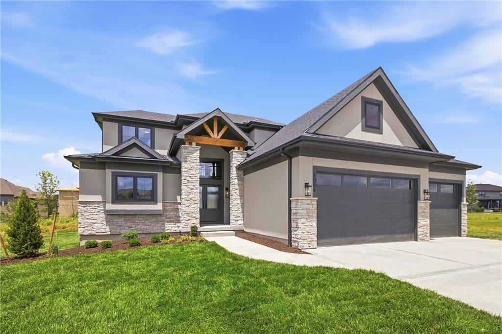 1004 Wilds Parkway, Greenwood, MO 64034