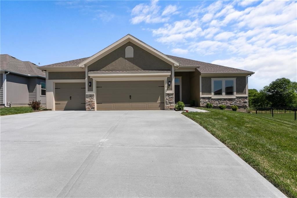 8912 N Monroe Avenue, Kansas City, MO 64156
