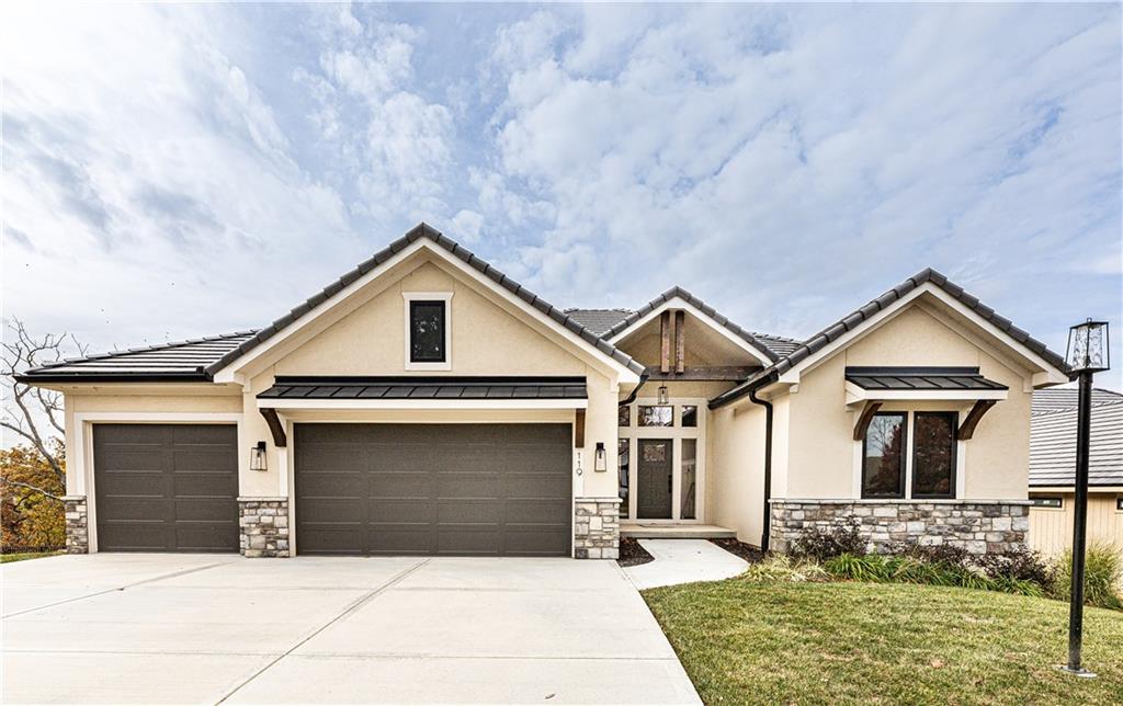 119 Teton Ridge, Lake Winnebago, MO 64034