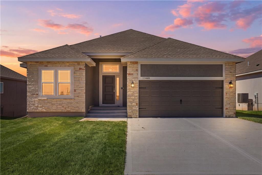 11460 N Auburndale Circle, Kansas City, MO 64157