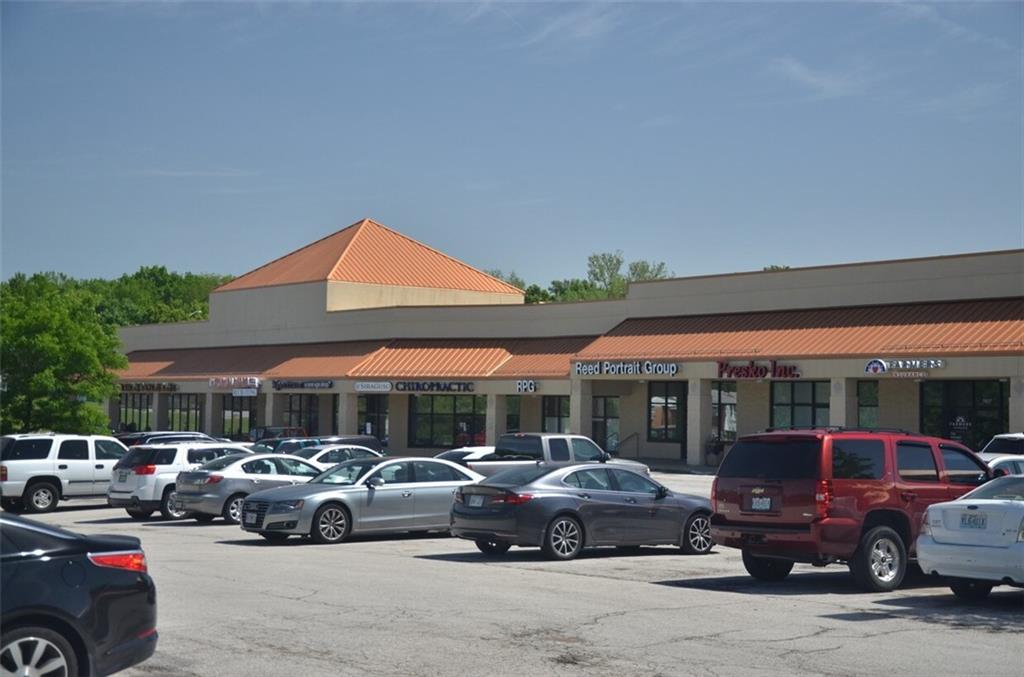 7801-7835 N Oak Trafficway, Kansas City, MO 64118