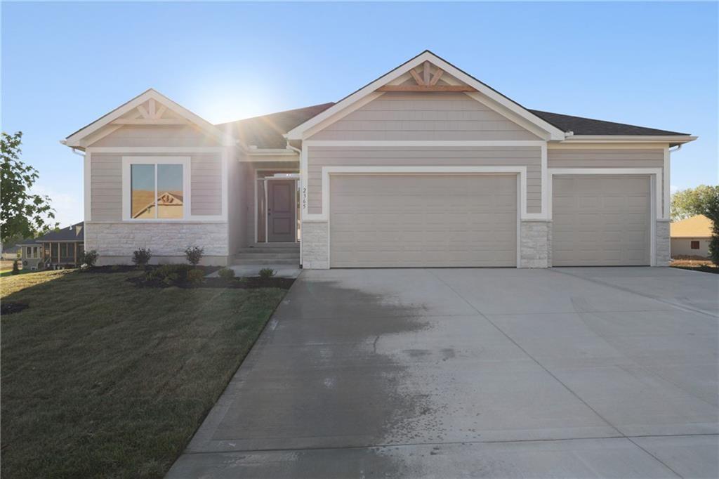 2368 NE Colonnade Avenue, Blue Springs, MO 64029