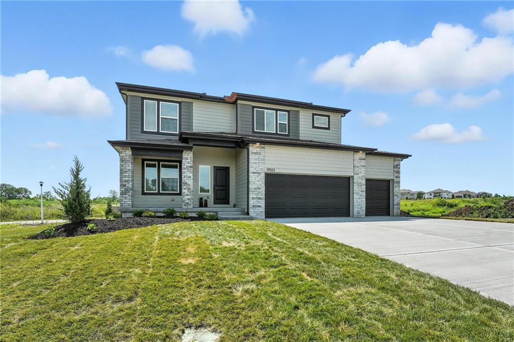 19513 Barstow Street, Spring Hill, KS 66083