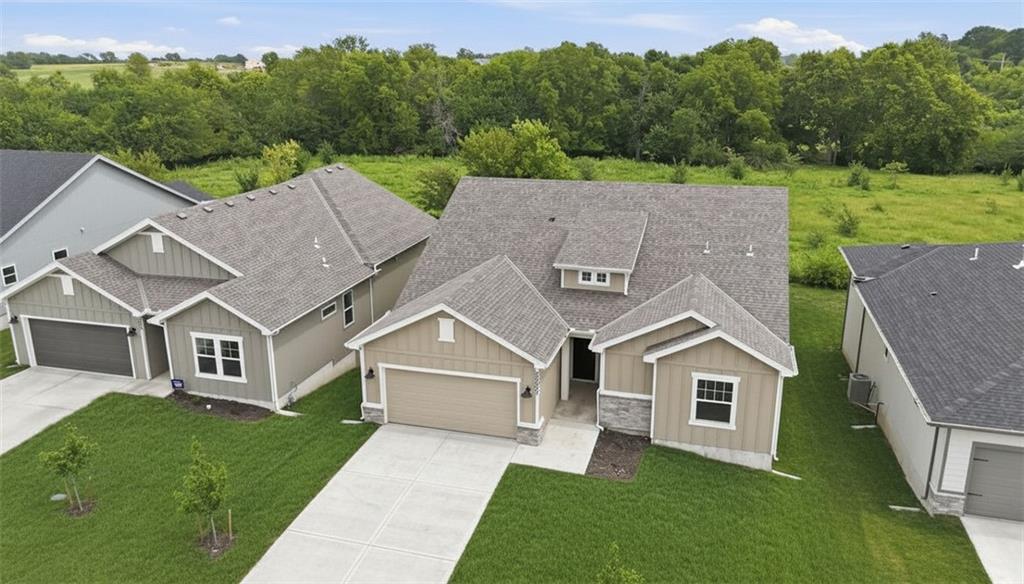 20677 Skyview Lane, Spring Hill, KS 66083