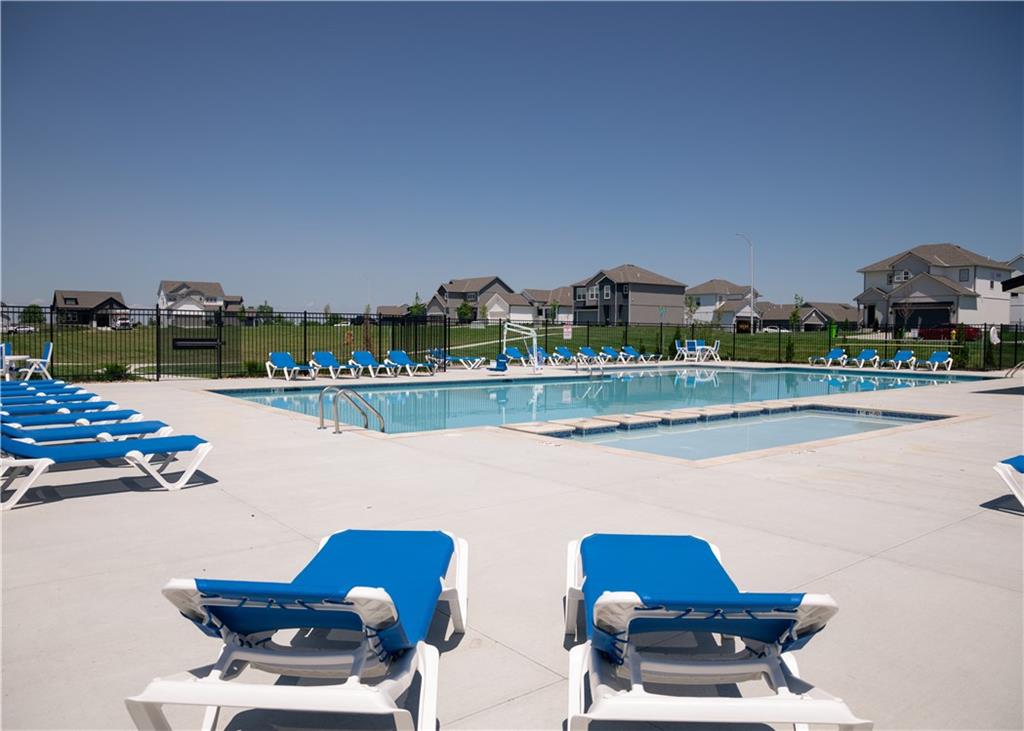 27118 E Oak View Drive, Lee's Summit, MO 64086