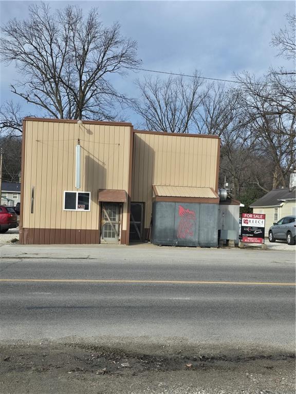 707 E Broadway Street, Brunswick, MO 65236