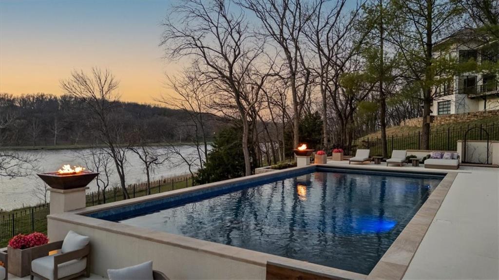 17040 S Highland Ridge Drive, Loch Lloyd, MO 64012