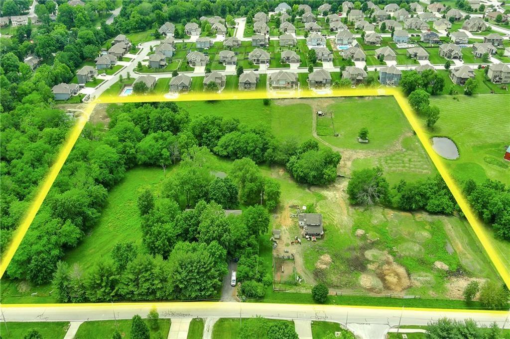 4400 Doc Henry Road, Lee's Summit, MO 64082