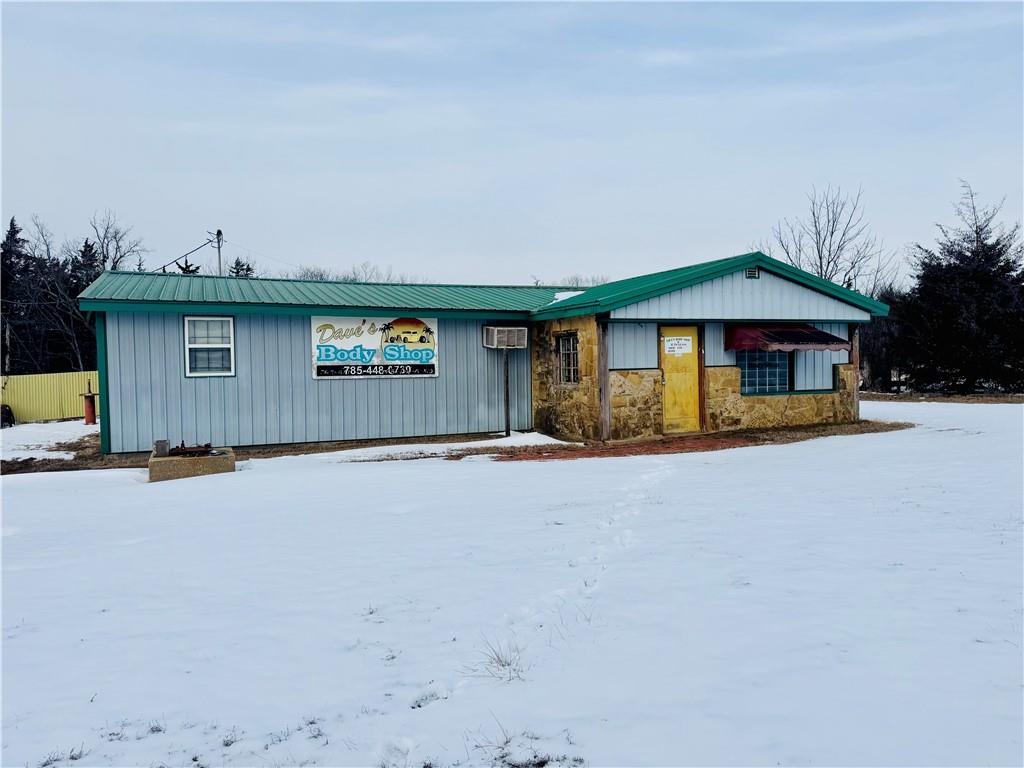 22540 NW Morton Road, Garnett, KS 66032
