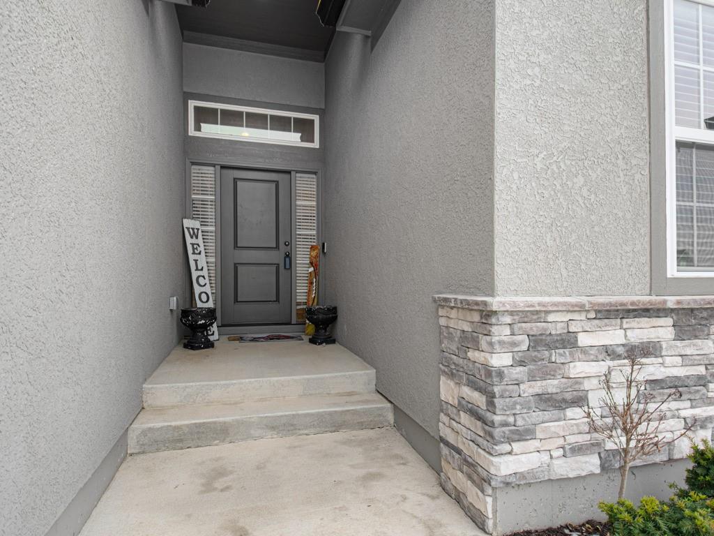 807 NE Algonquin Street, Lee's Summit, MO 64064