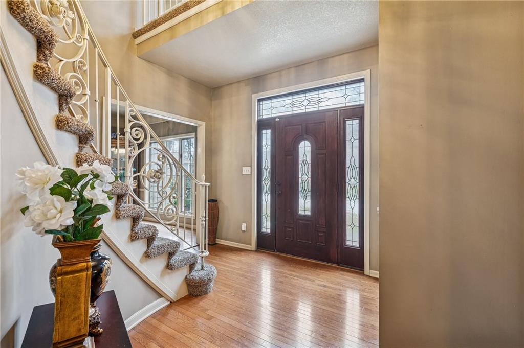 132 The Woodlands Drive, Gladstone, MO 64119