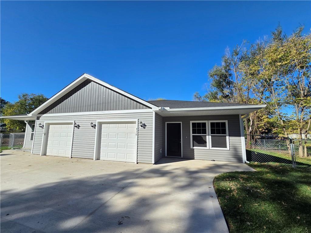 32 E 7th Street, Adrian, MO 64720
