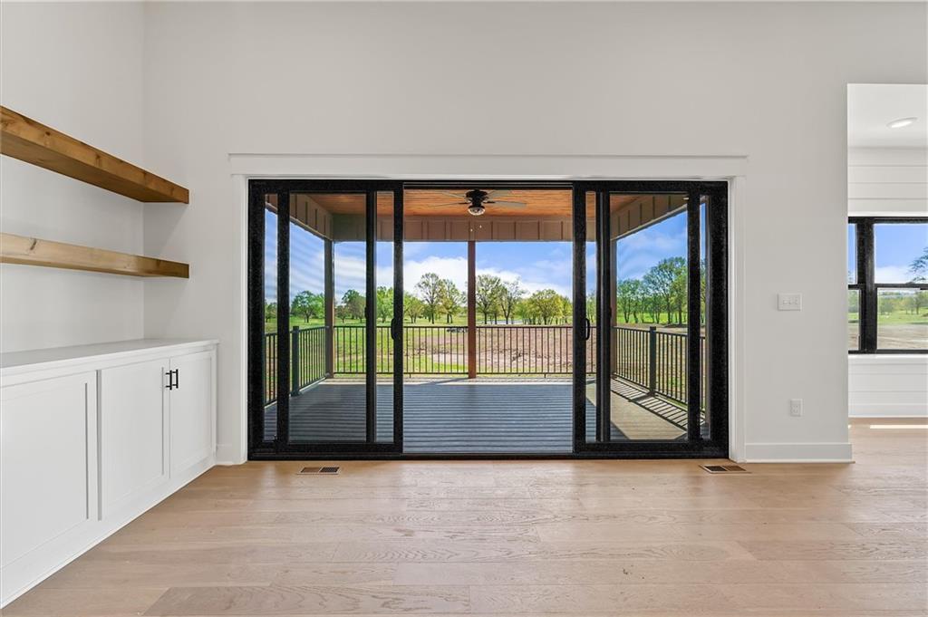 9619 Stockdale Road, Liberty, MO 64068