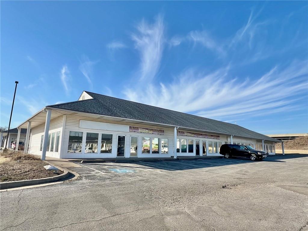 309 E Park Lane, Odessa, MO 64076