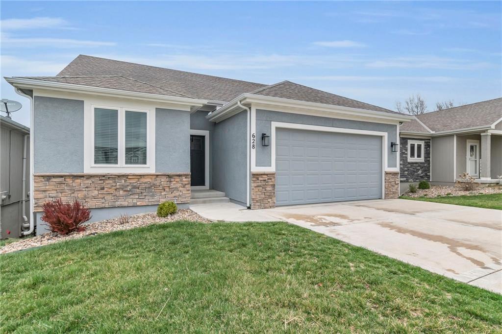 628 NW 110th Street, Kansas City, MO 64155