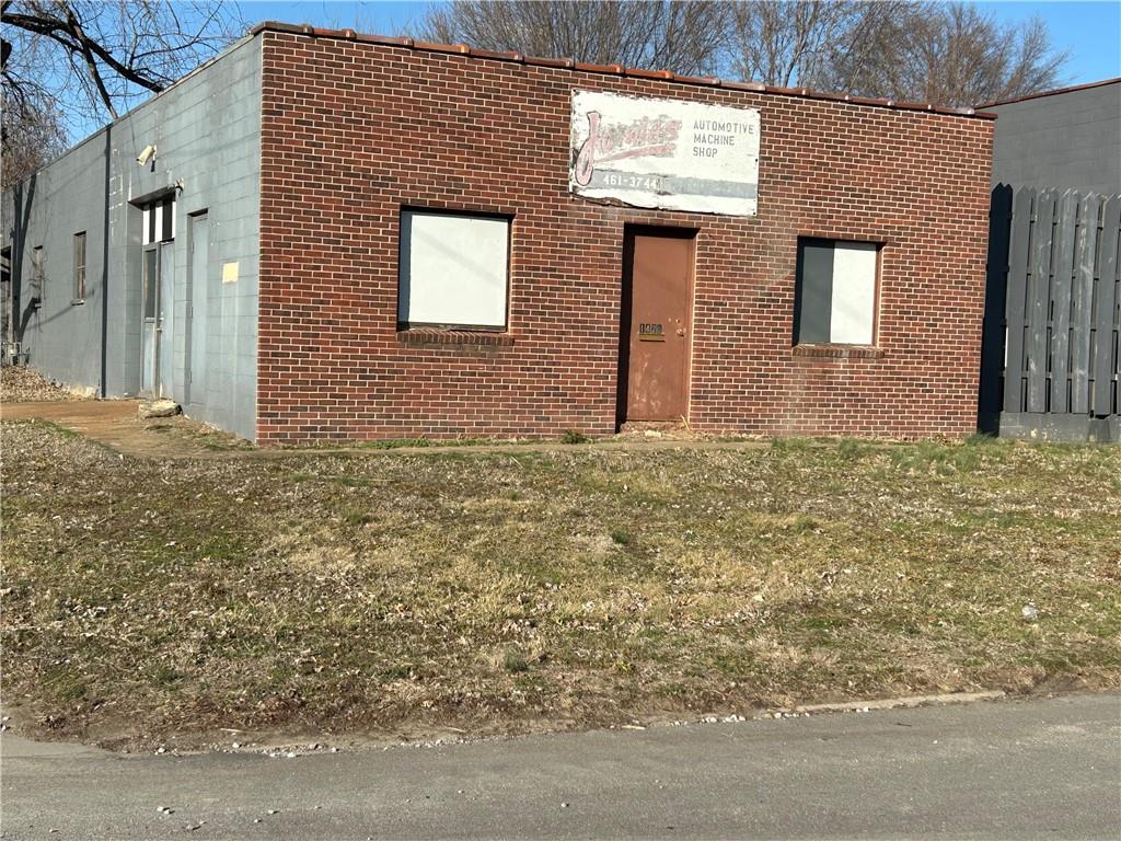 1420 W South Avenue, Independence, MO 64052