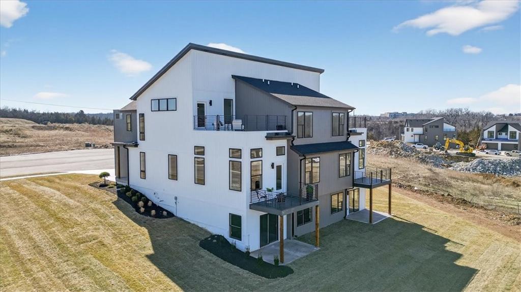 22582 W 93rd Street, Lenexa, KS 66227