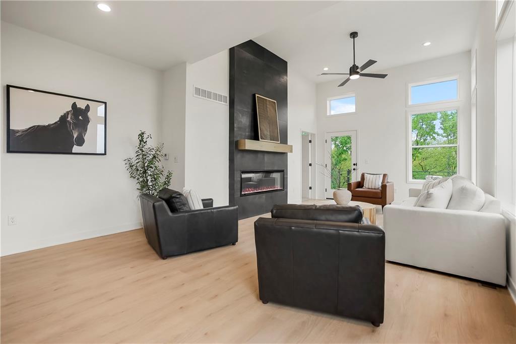 9311 Aminda Street, Lenexa, KS 66227