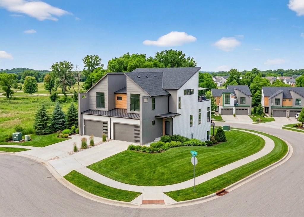 9303 Aminda Street, Lenexa, KS 66227