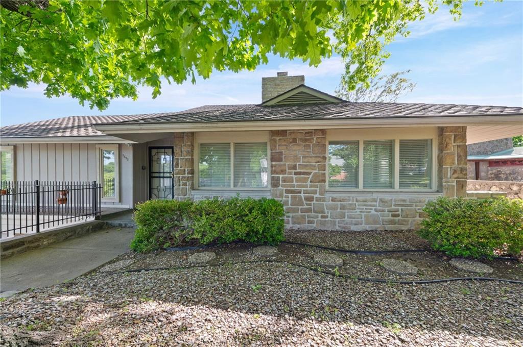 3630 N Briarcliff Road, Kansas City, MO 64116